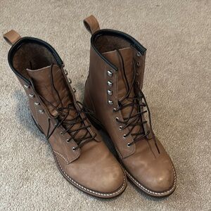 Red Wing Silversmith in mocha leather
